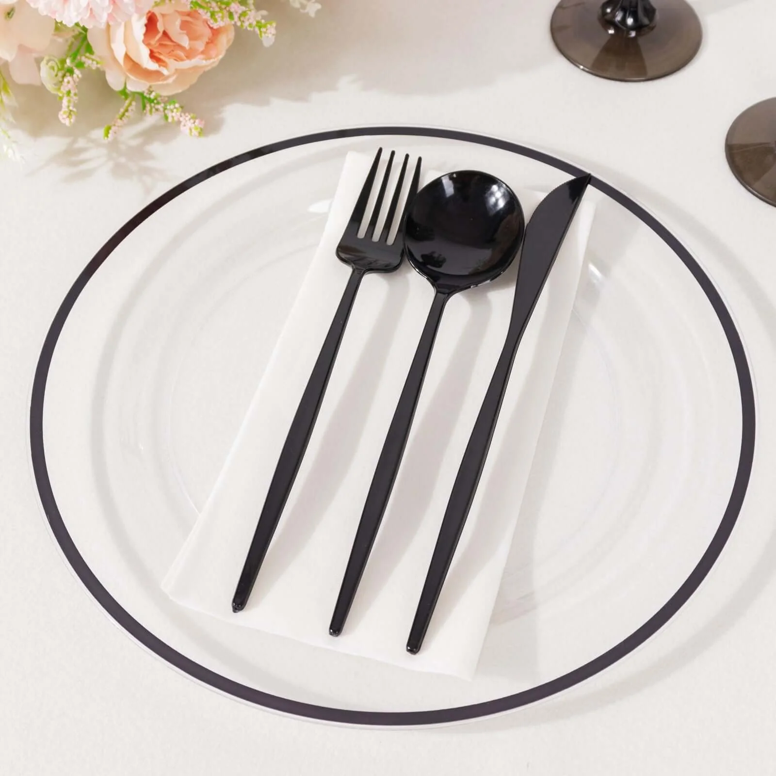 10-Pack Plastic Round Dinner Plates 10" Clear with Black Rim - Sleek Disposable Party Plates - Image 3