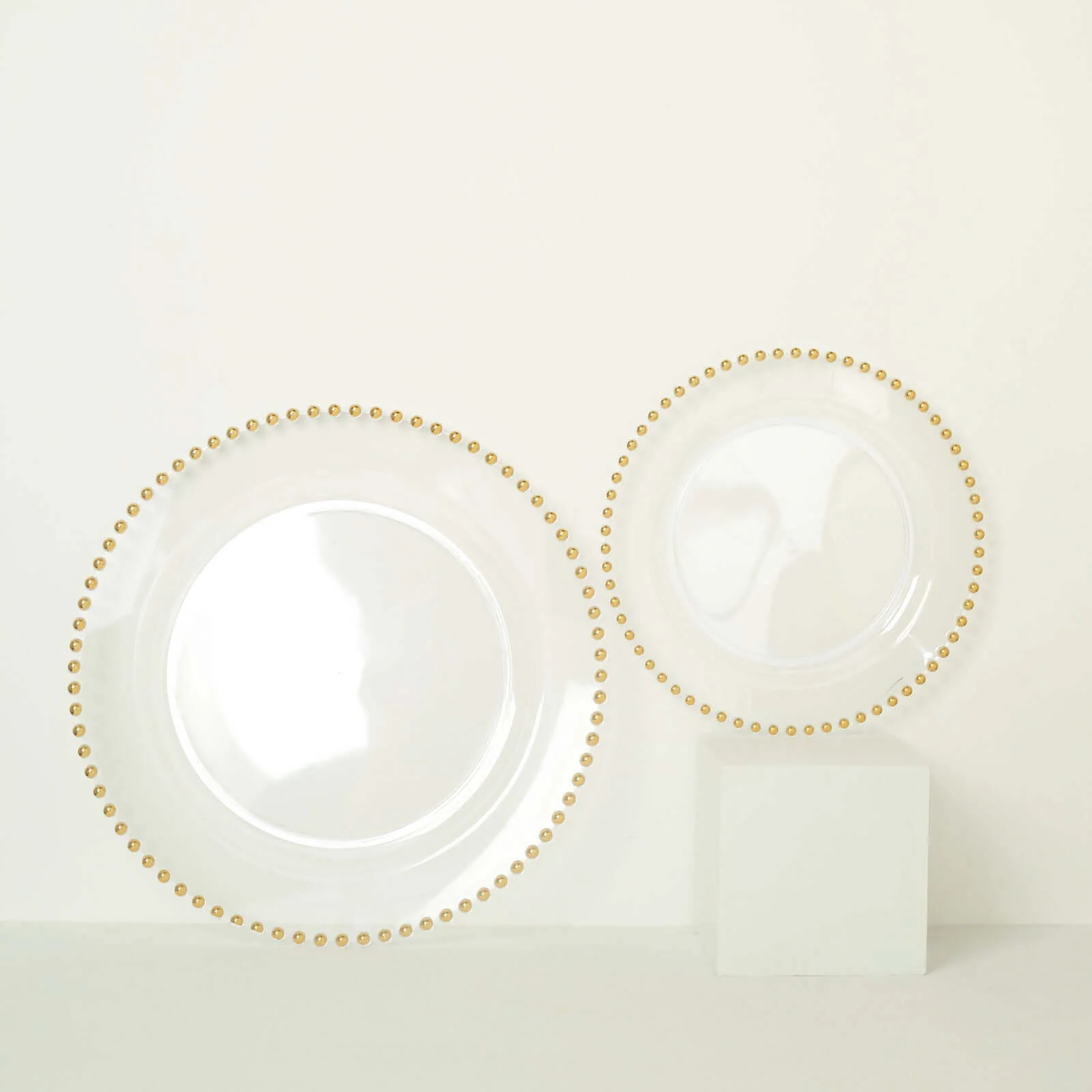 10-Pack Plastic Round Dinner Plates 10" Clear with Gold Beaded Rim - Disposable Party Plates - Image 8