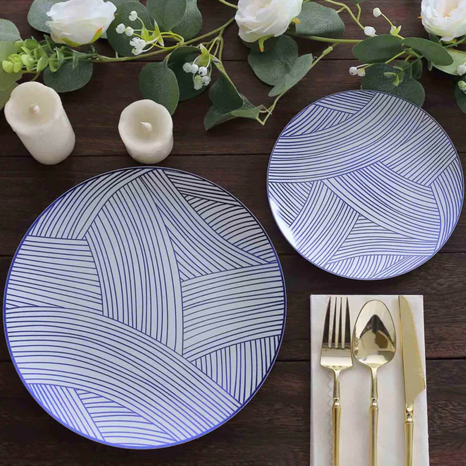 10-Pack Plastic Round Dinner Plates 10" White with Blue Wave Brush Strokes Pattern - Disposable Party Plates - Image 4