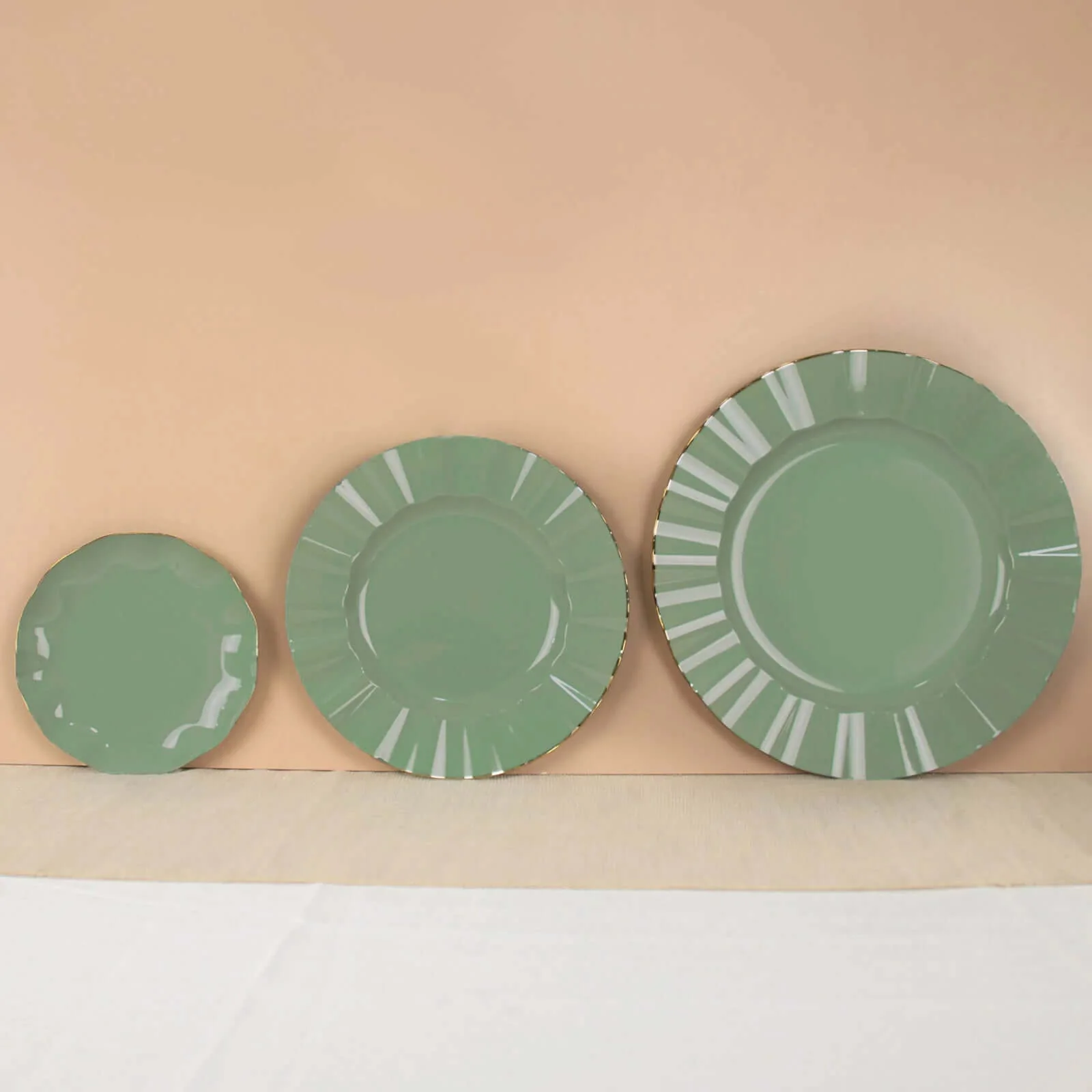 10-Pack Plastic Round Dinner Plates 11" Dusty Sage Green Ruffled Rim with Gold Edging - Heavy Duty Disposable Dinnerware - Image 8