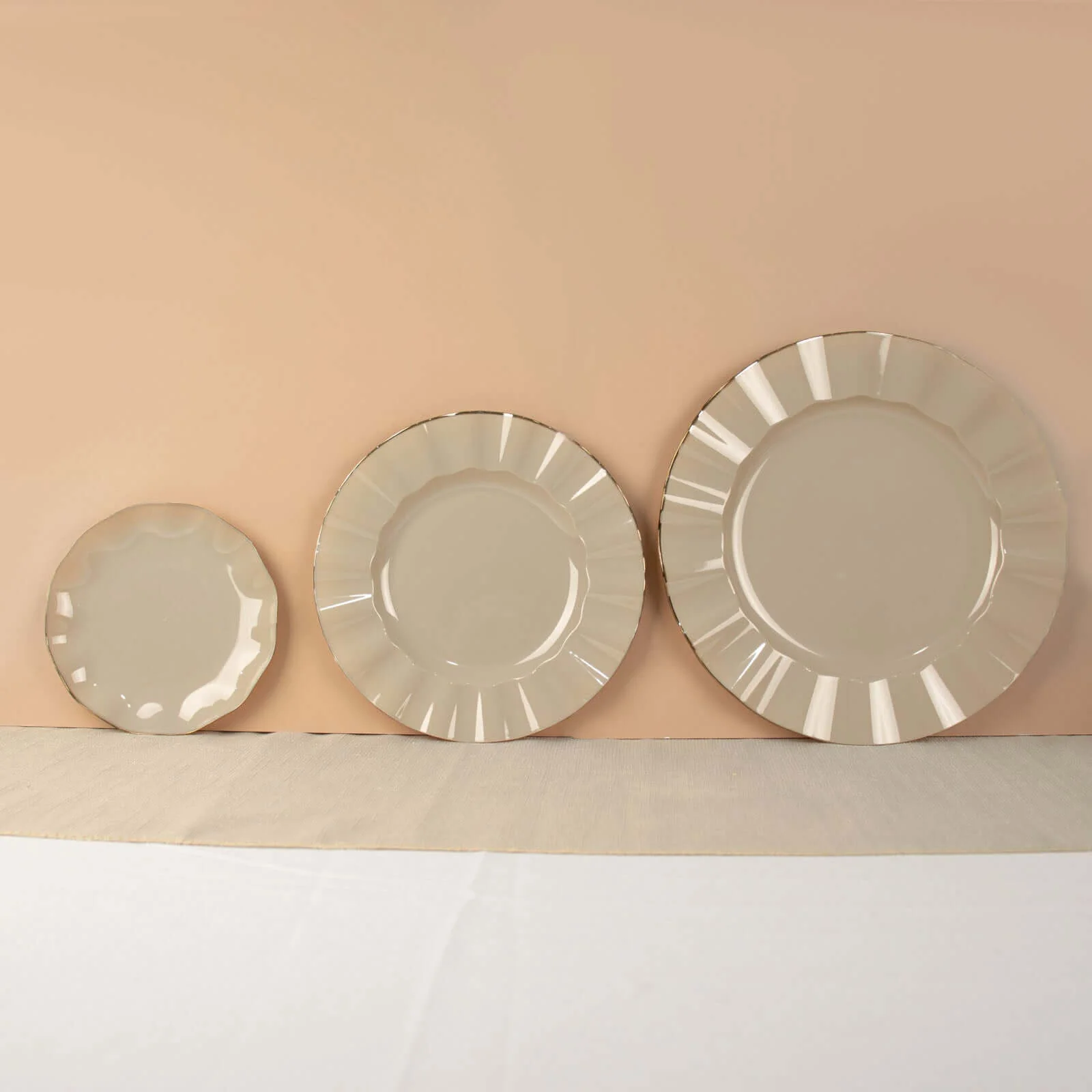 10-Pack Plastic Round Dinner Plates 9" Taupe Ruffled Rim with Gold Edging - Heavy Duty Disposable Dinnerware - Image 7