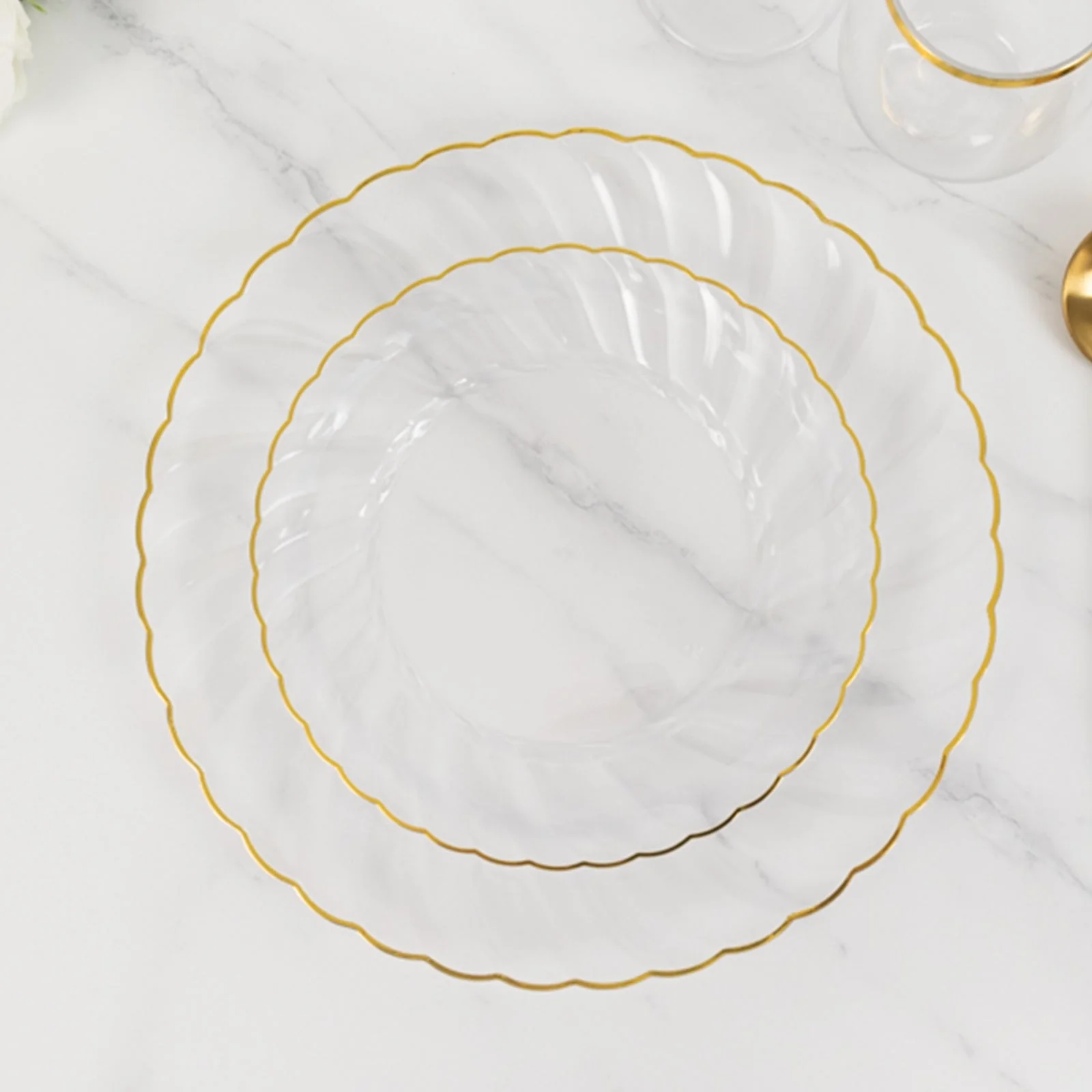 10-Pack Plastic Round Salad Dessert Plates 7.5" Clear with Gold Flair Rim - Disposable Party Plates for Classy Events & Celebrations