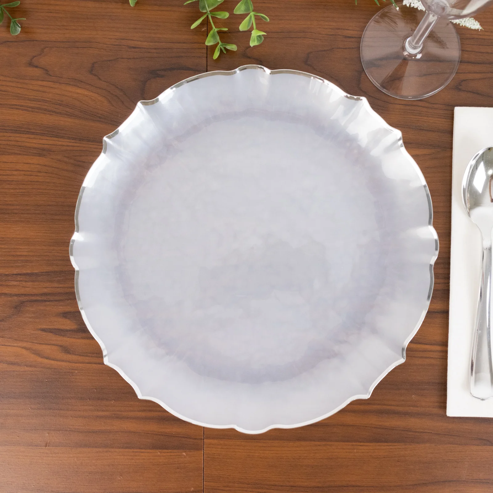 10-Pack Plastic Round Dinner Plates 10" Pearl White Sunflower with Silver Scalloped Rim - Disposable Party Plates for Sophisticated Events & Celebrations