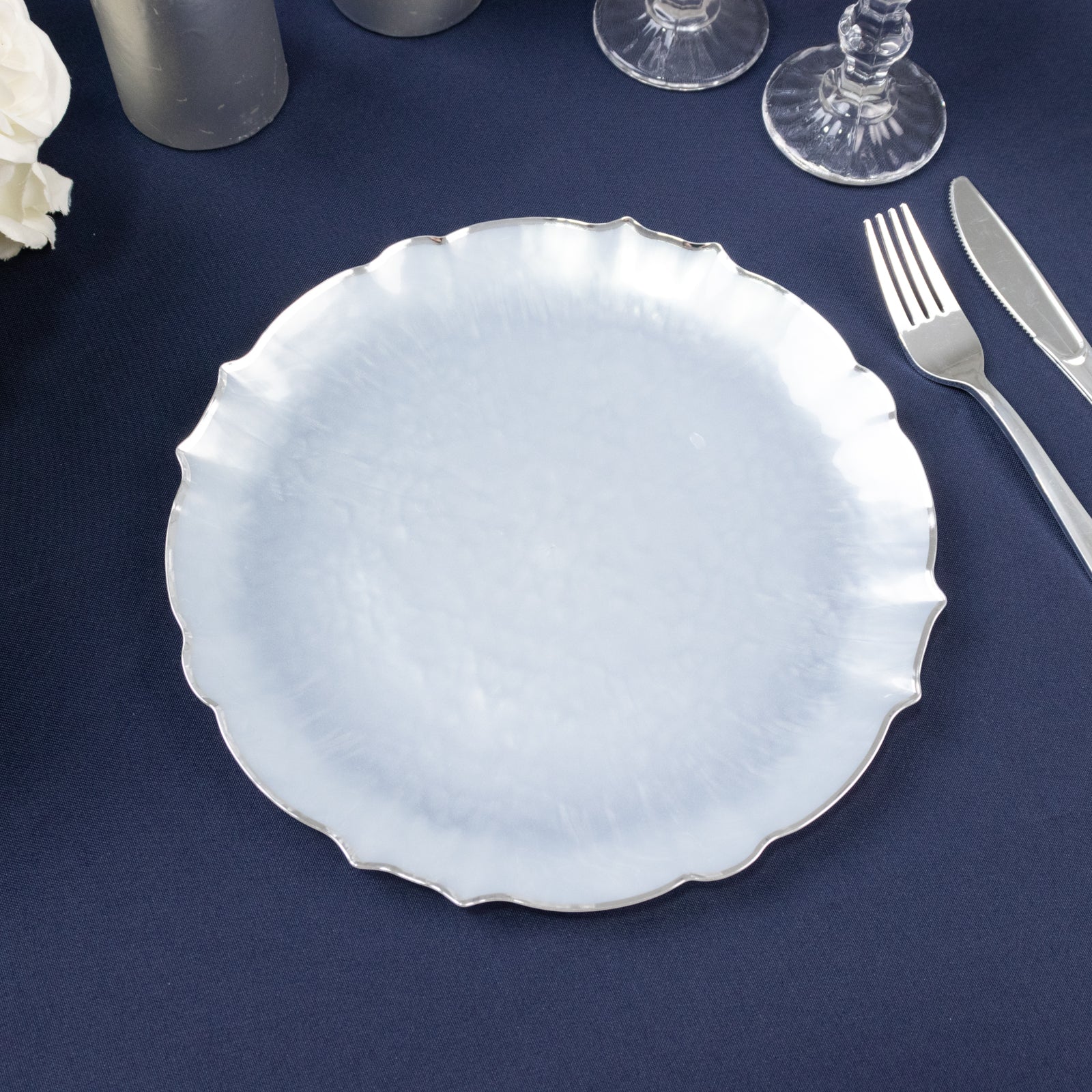 10-Pack Plastic Round Dinner Plates 10" Pearl White Sunflower with Silver Scalloped Rim - Disposable Party Plates for Sophisticated Events & Celebrations - Image 4