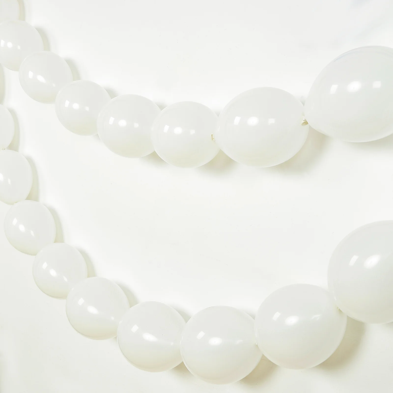 100 Pcs Biodegradable Quick Link Balloons 6" Matte Pastel White, Latex Linking Balloons for Balloon Chains, Garland, Arch, Backdrop & Wall Decor - Image 10