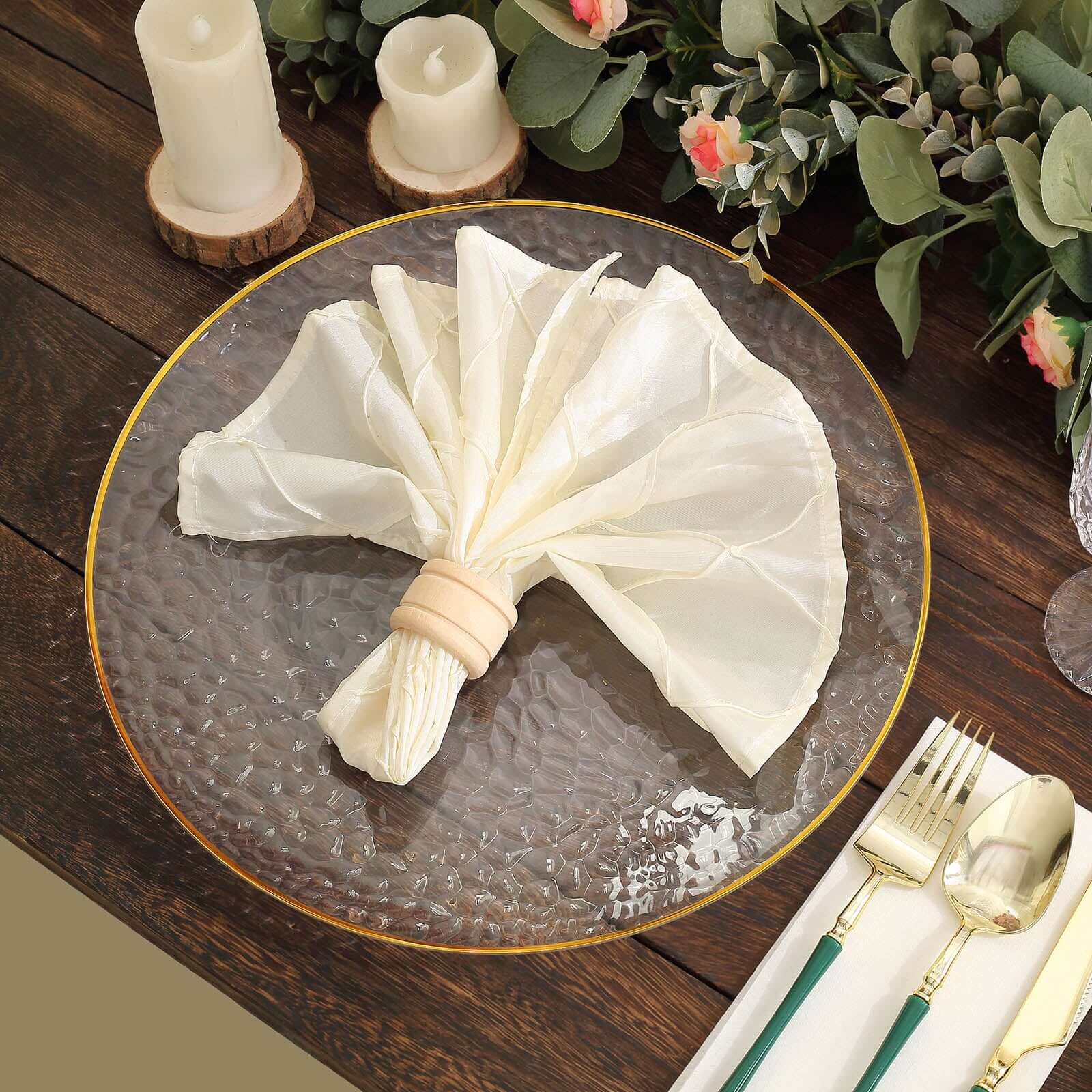 20 Pack Economy Plastic Charger Plates 13" Round Clear Hammered Design with Gold Rim - Event Tableware - Image 2