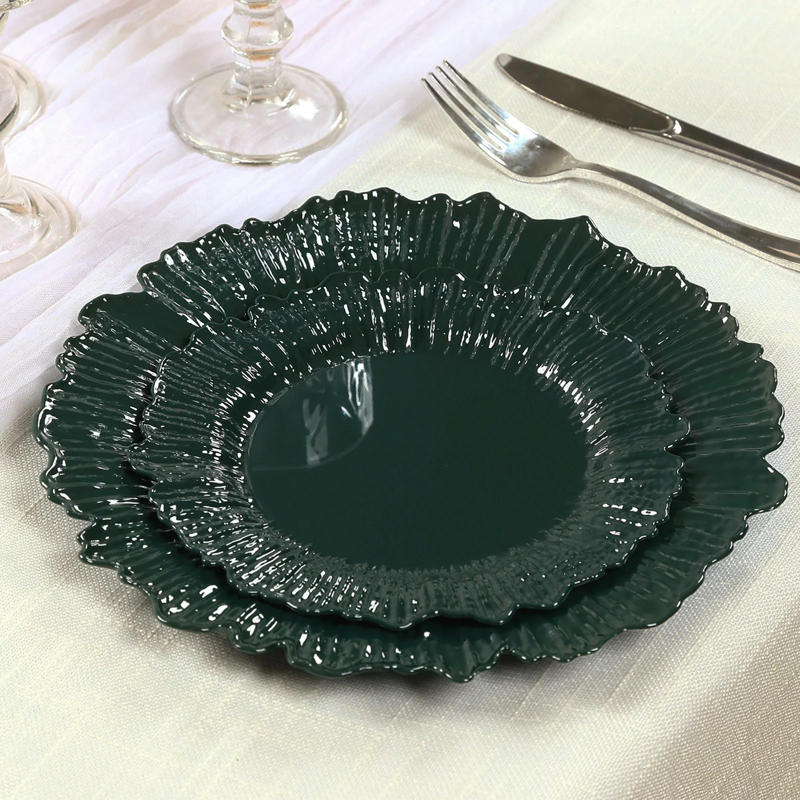 20-Pack Hunter Emerald Green Reef Design Plastic Plates – 7" Dessert & Appetizer Party Plates – Elegant Disposable Tableware - Image 7