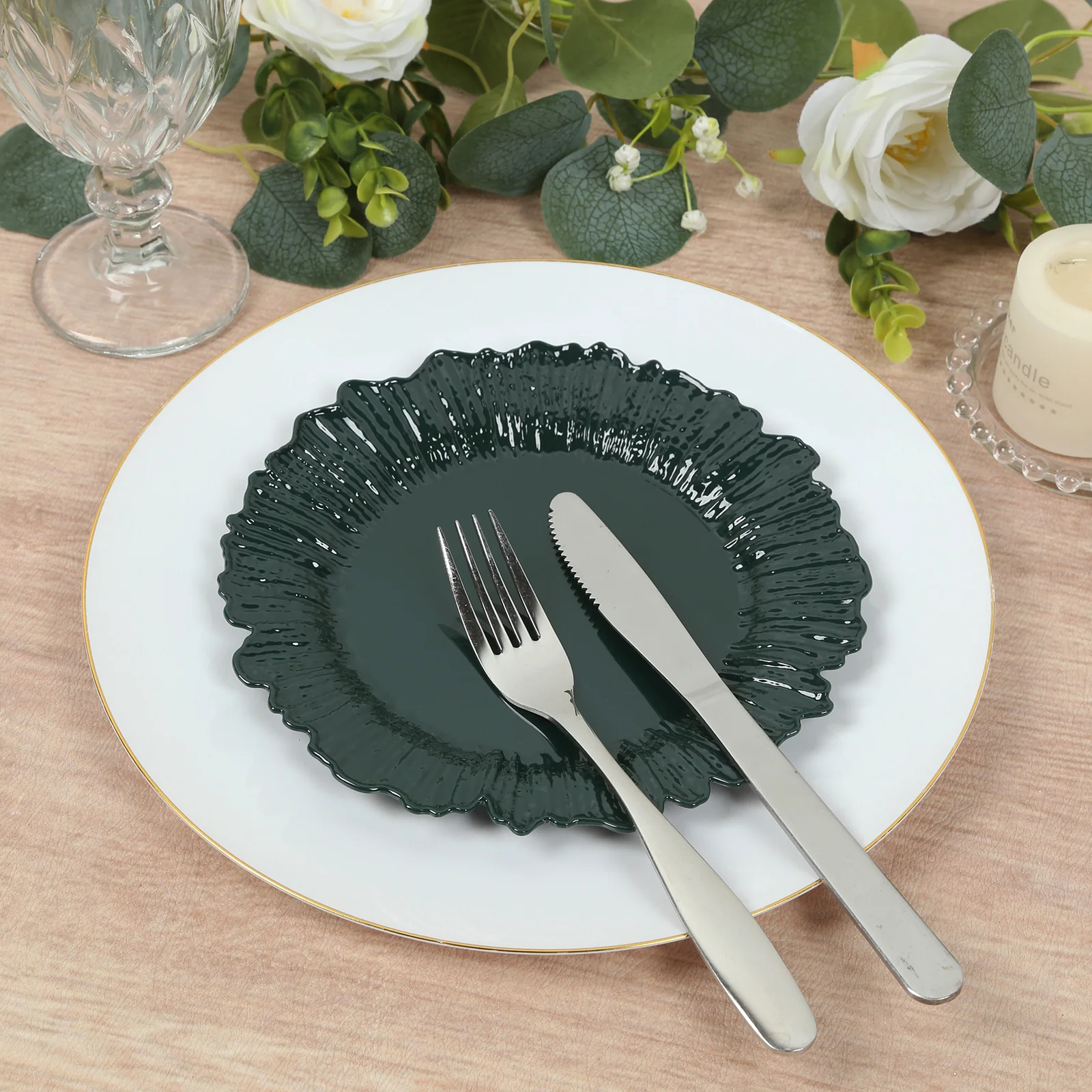 20-Pack Hunter Emerald Green Reef Design Plastic Plates – 7" Dessert & Appetizer Party Plates – Elegant Disposable Tableware - Image 8