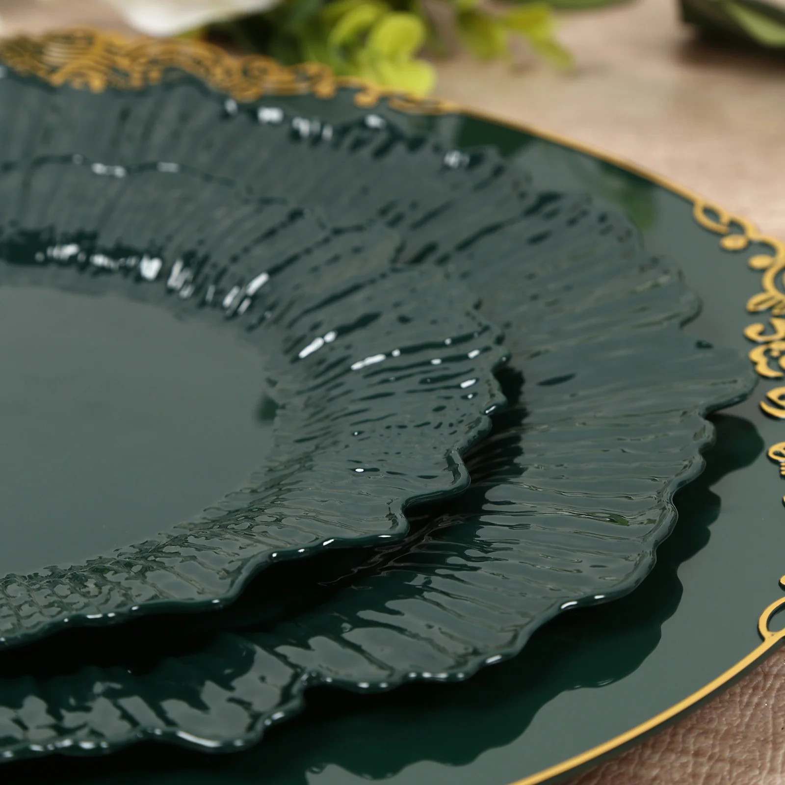 20-Pack Hunter Emerald Green Reef Design Plastic Plates – 10" Dinner Party Plates – Elegant Disposable Tableware - Image 6
