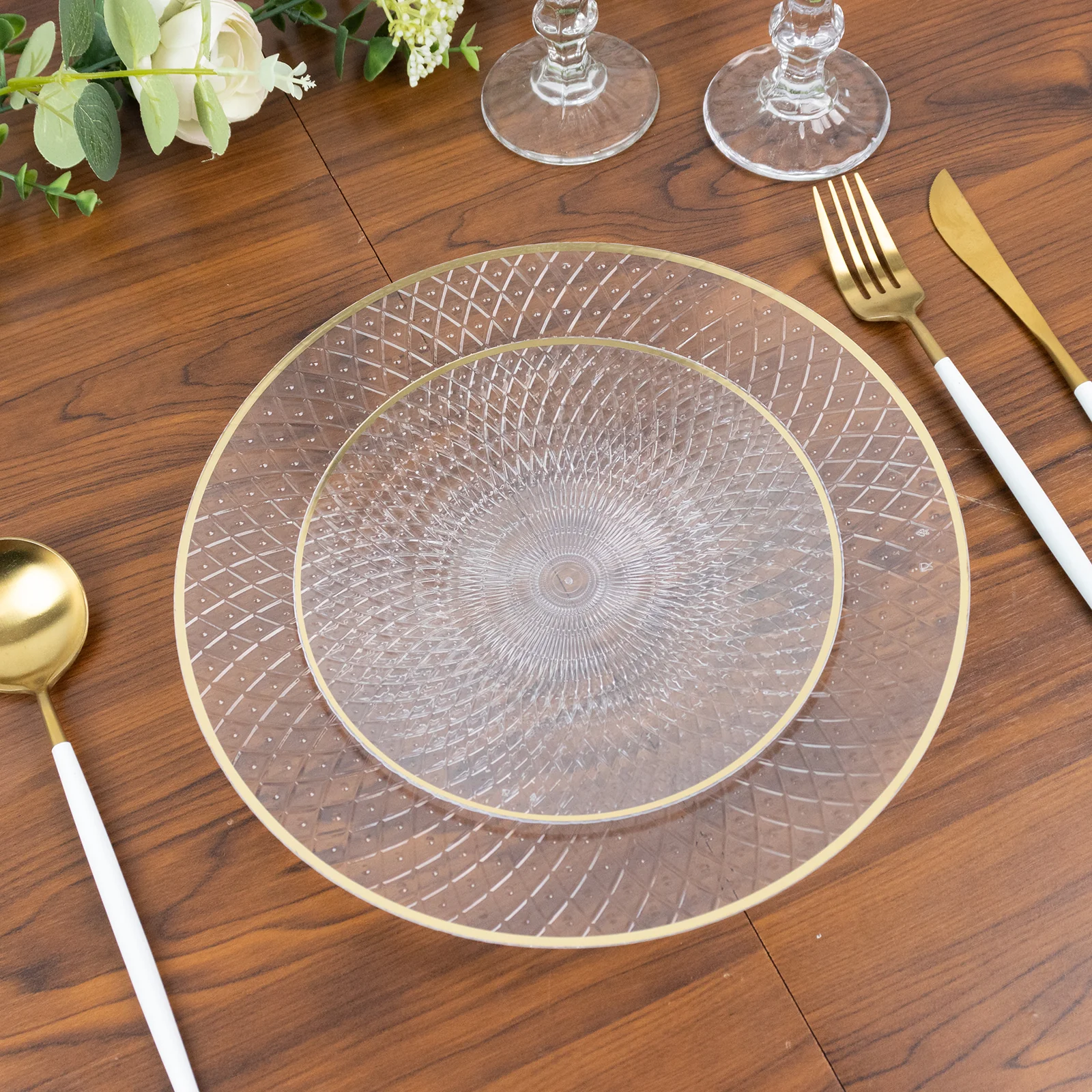 20-Pack Round Plastic Dinner Plates – Clear 10" Radial Diamond-Cut Pattern Gold Rim Party Plates, Durable Disposable Tableware - Image 7