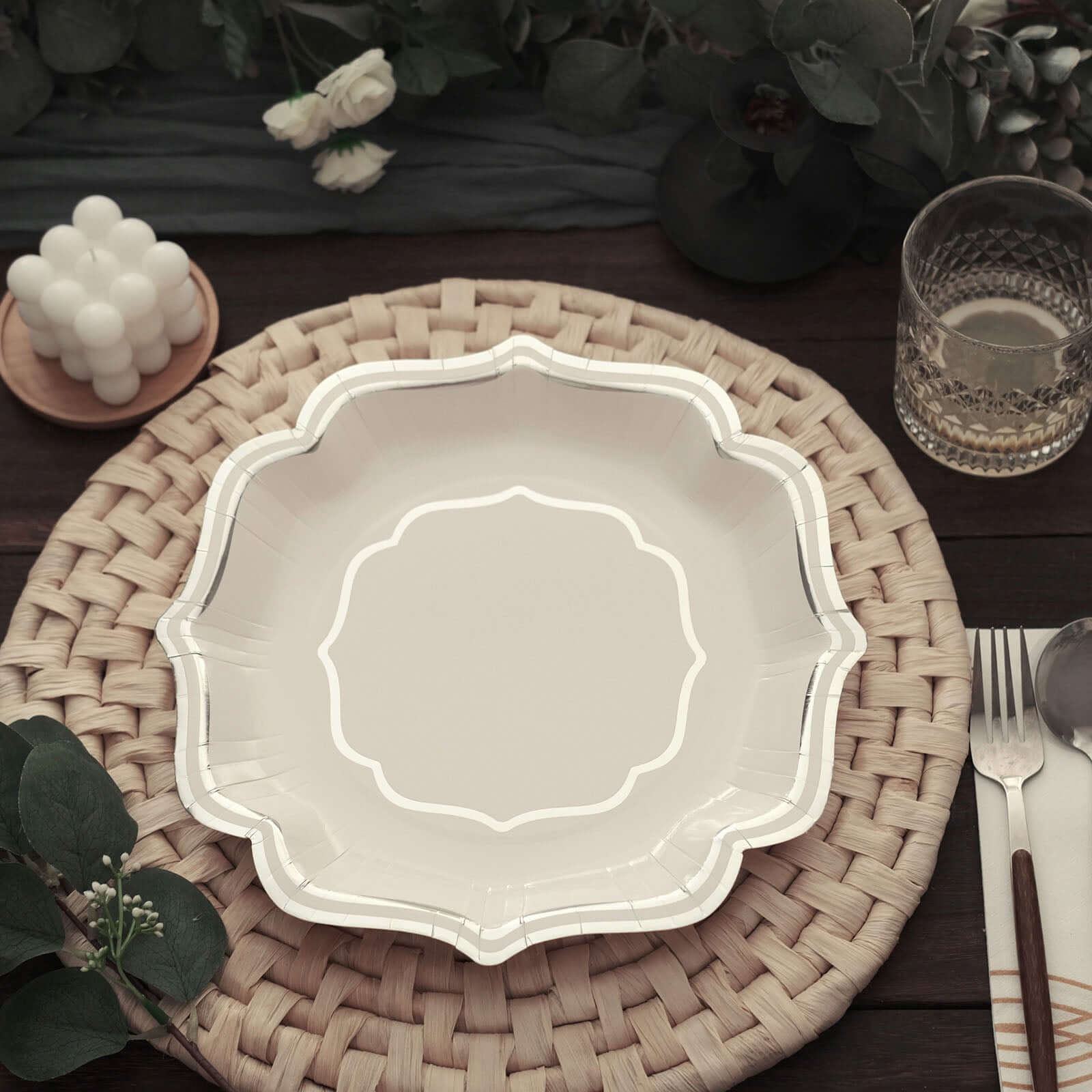 25-Pack Paper Dinner Plates 10" White with Silver Scallop Rim - 300GSM Disposable Party Plates - Image 11