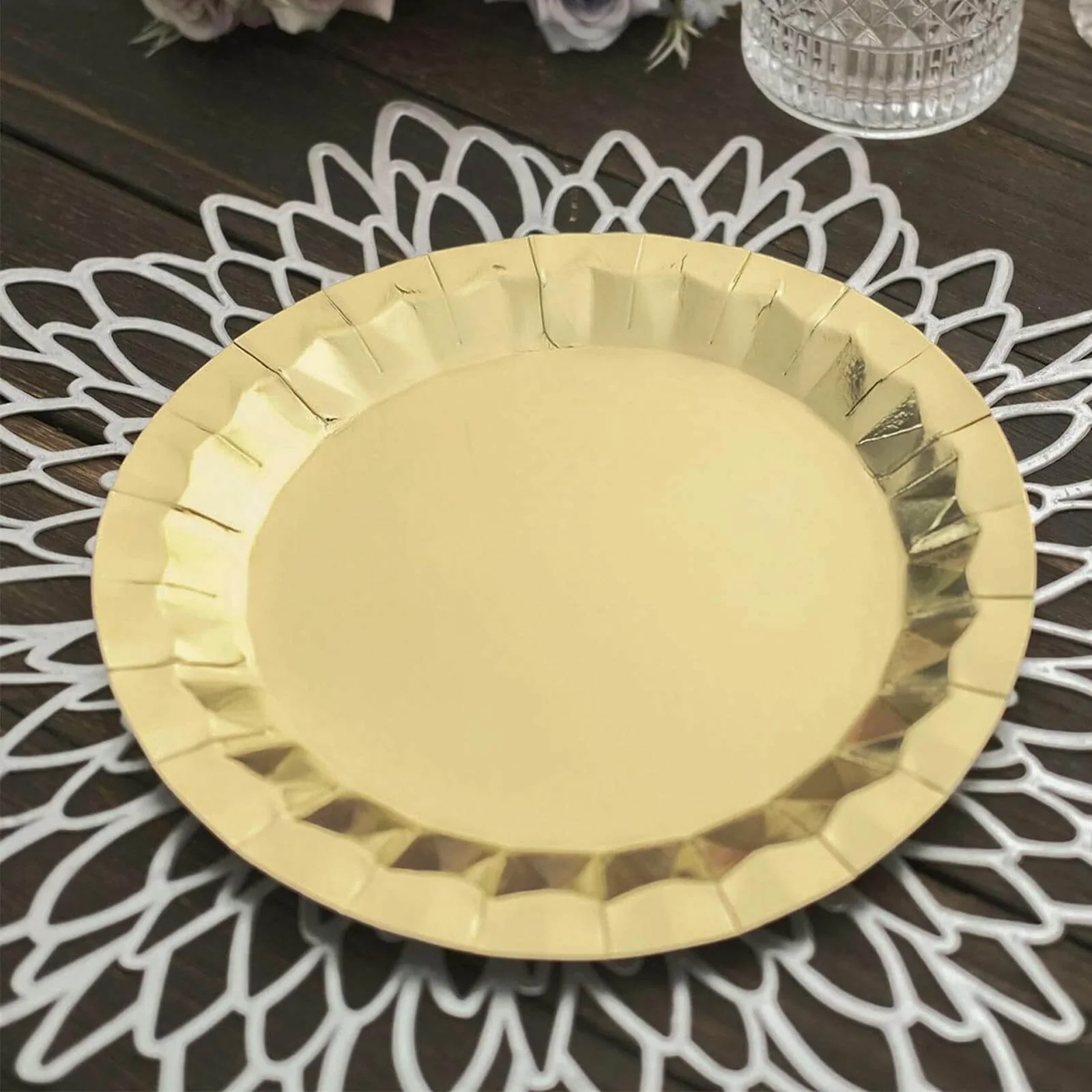 25-Pack Paper Round Dinner Plates 9" Metallic Gold with Geometric Prism Rim - 400GSM Disposable Party Plates for Cocktail Events & Receptions - Image 6