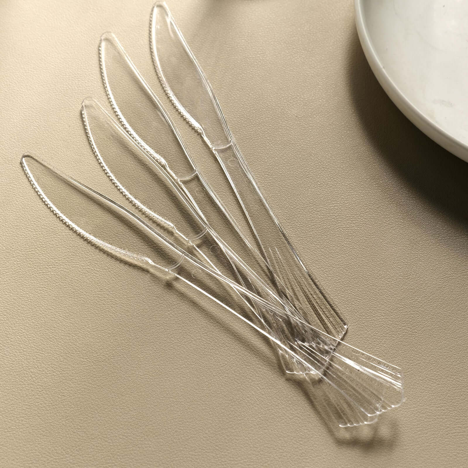 25-Pack Plastic Knives 7" Clear Heavy Duty with Fluted Handles - Disposable Utensils