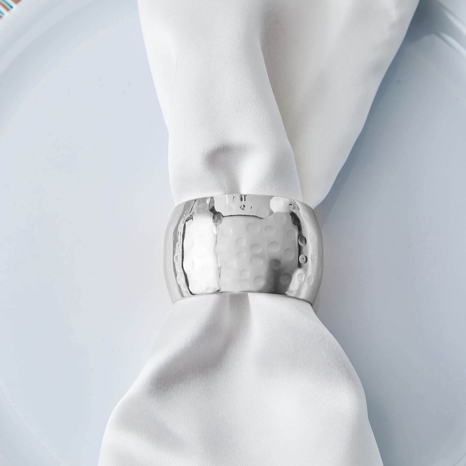 4 Pack Metallic Silver Hammered Pattern Metal Napkin Rings