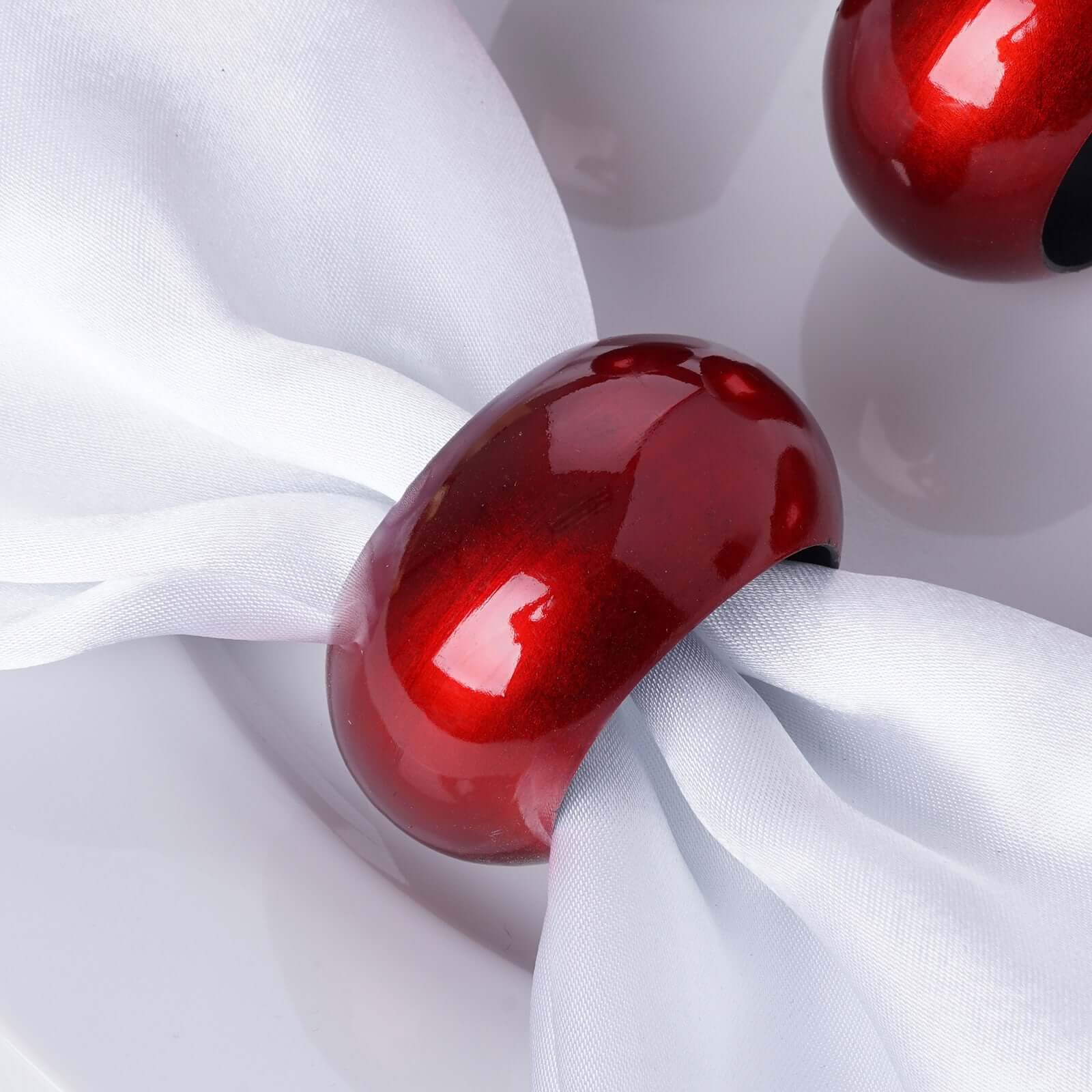 4 Pack Shiny Metallic Red Acrylic Napkin Rings - Image 7