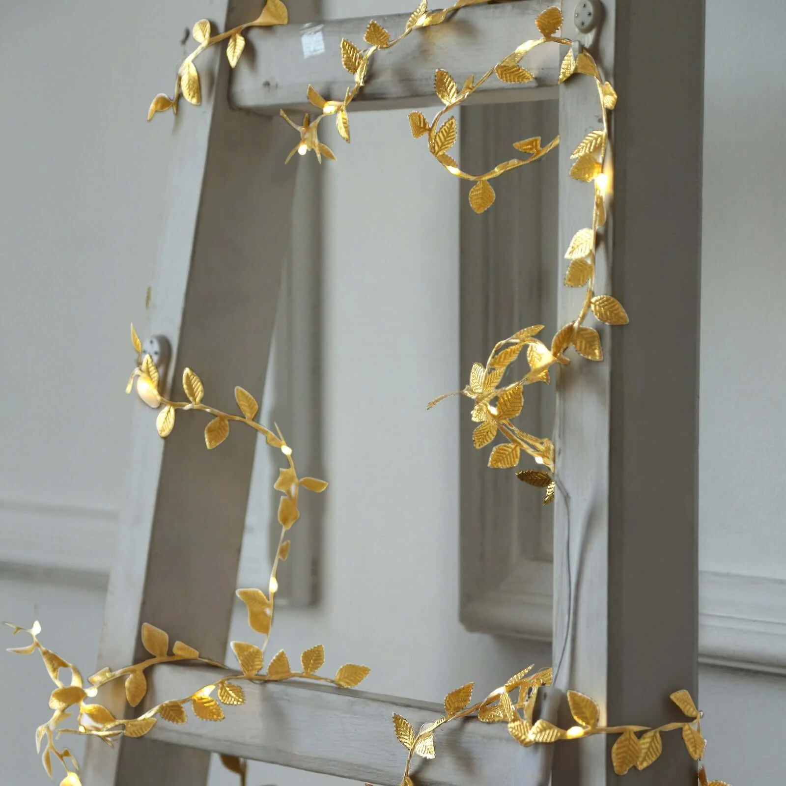 40 LED Garland Vine Lights 15ft Rose Leaf Design Metallic Gold Warm White - Battery Operated Decorative Lights - Image 3