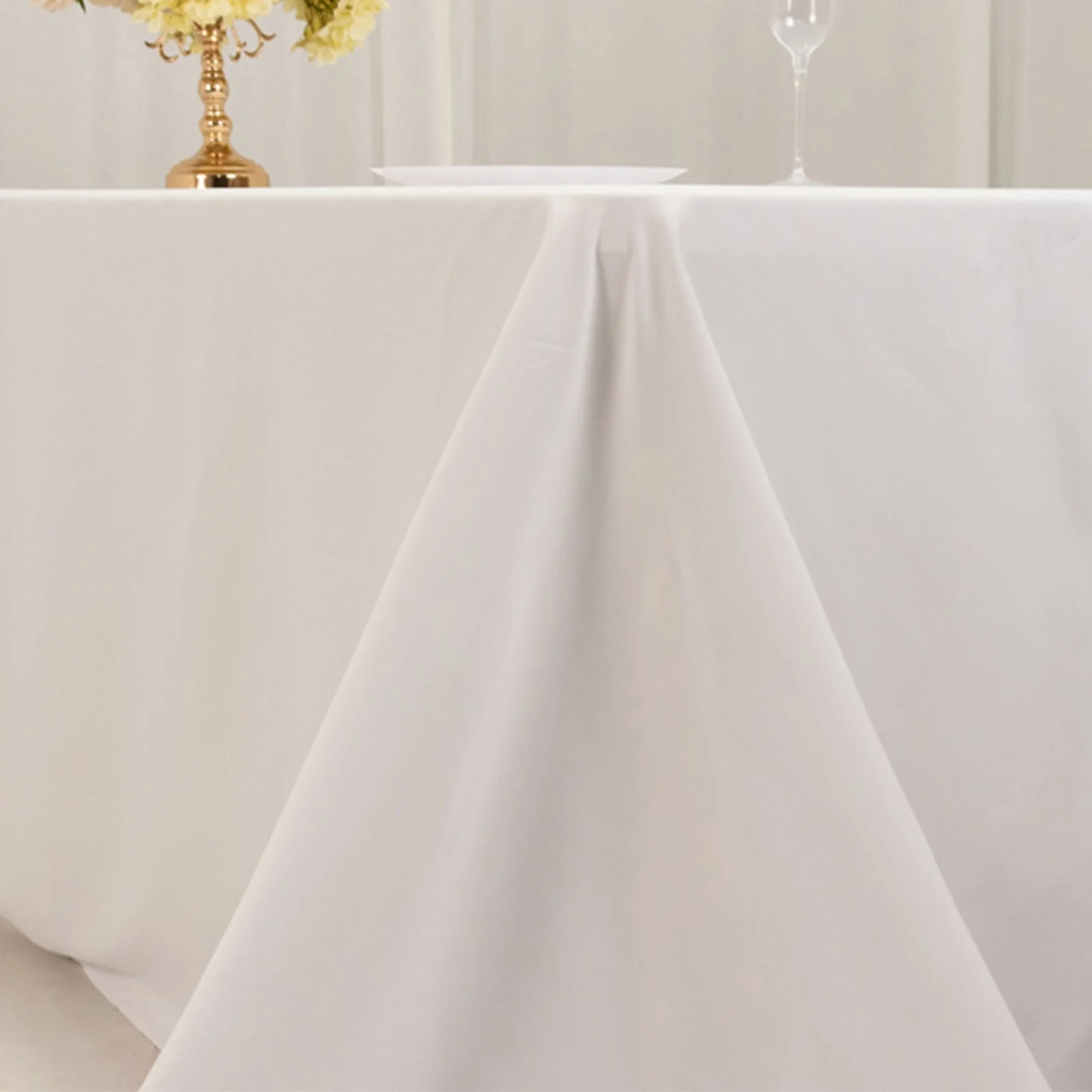 Cotton Blend Rectangle Tablecloth 90"x156" White with Seamless Wrinkle-Resistant Finish - Ideal for Banquets and Special Events - Image 2