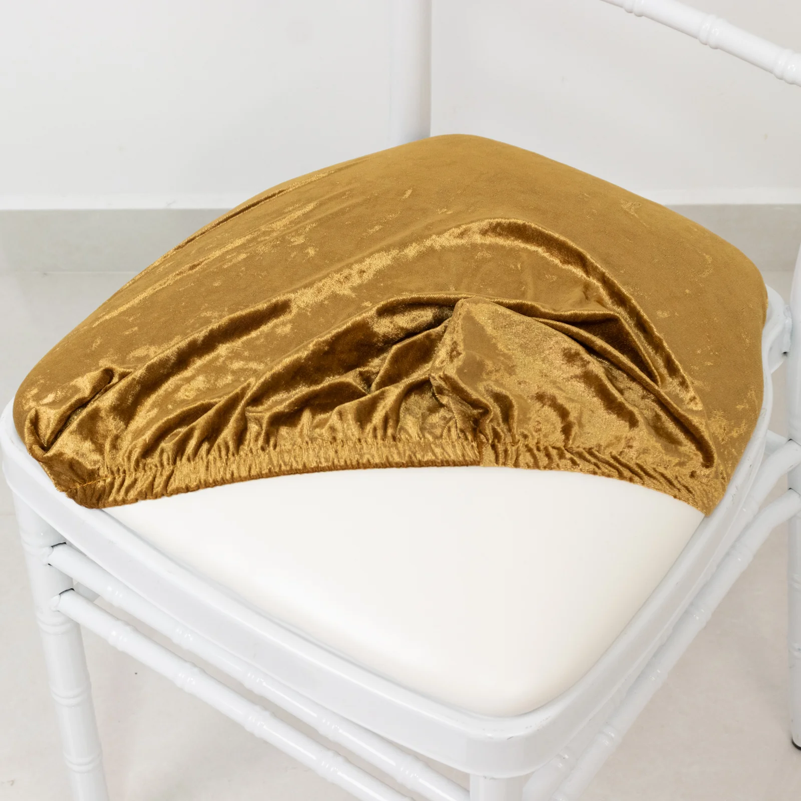 5 Pack Crushed Velvet Chiavari Chair Seat Pad Covers – Gold Stretch Cushion Slipcovers for Dining Chairs, Washable & Reusable - Image 2