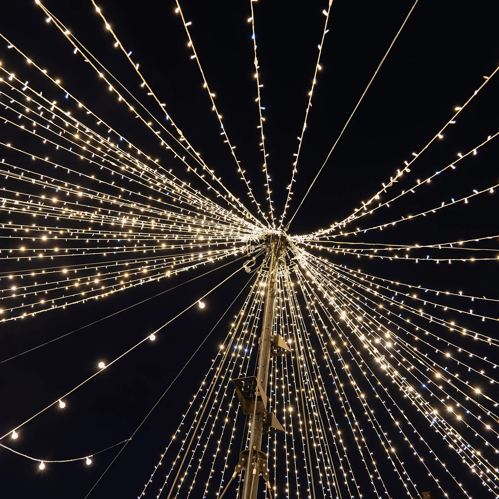 LED Curtain String Lights 10ft x 50ft – Warm White 1500 LED Plug-In Fairy Lights, 8 Modes, End-to-End Connectable, Indoor/Outdoor Use - Image 6