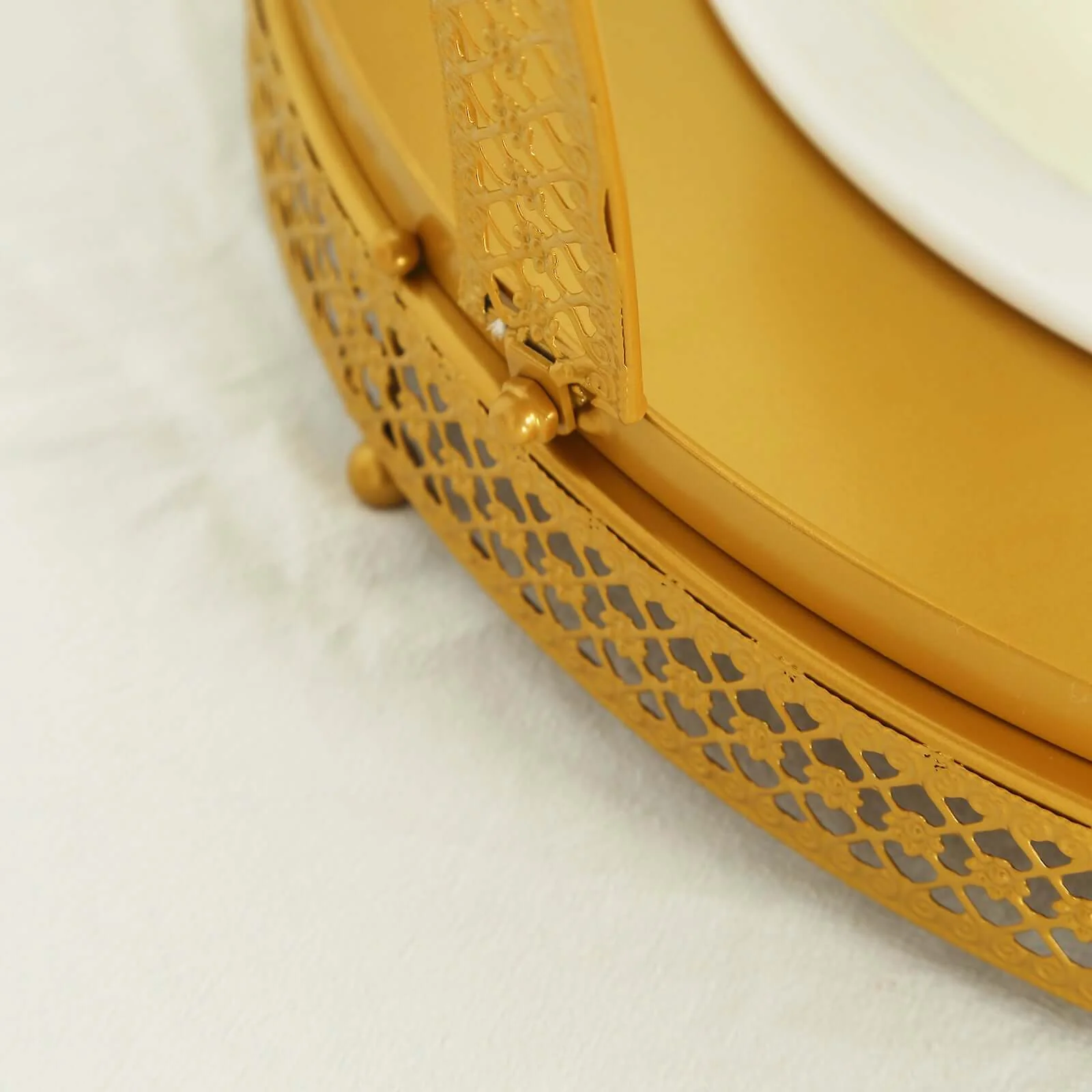 Metal Wedding Cake Stand 26" Gold Princess Crown Style - Majestic Cupcake Dessert Display Holder for Royal Themed Weddings Anniversaries & Celebrations - Image 10