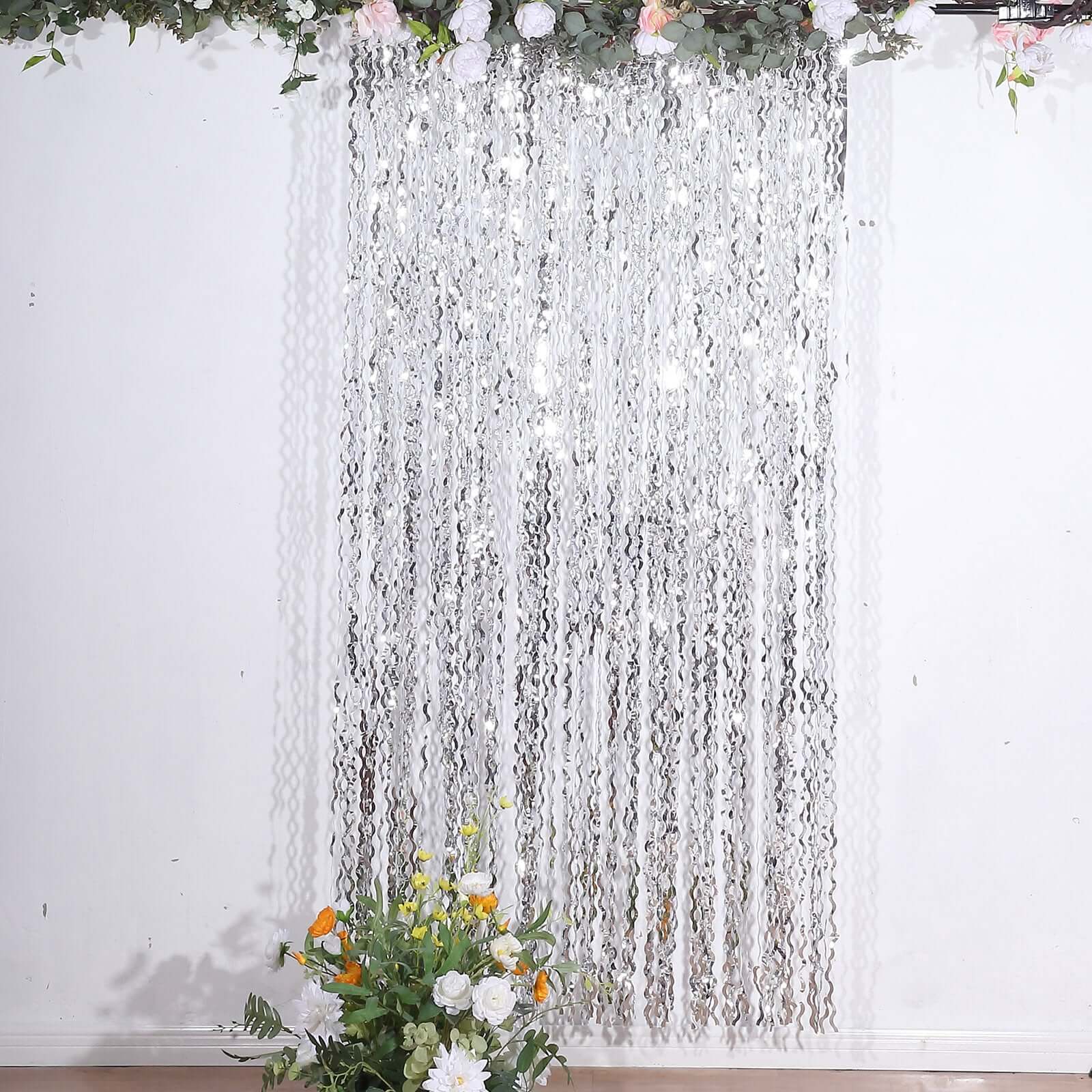 Metallic Silver Wavy Tinsel Streamer Party Backdrop, Curly Foil Fringe Photo Booth Curtain 3ftx6ft - Image 4