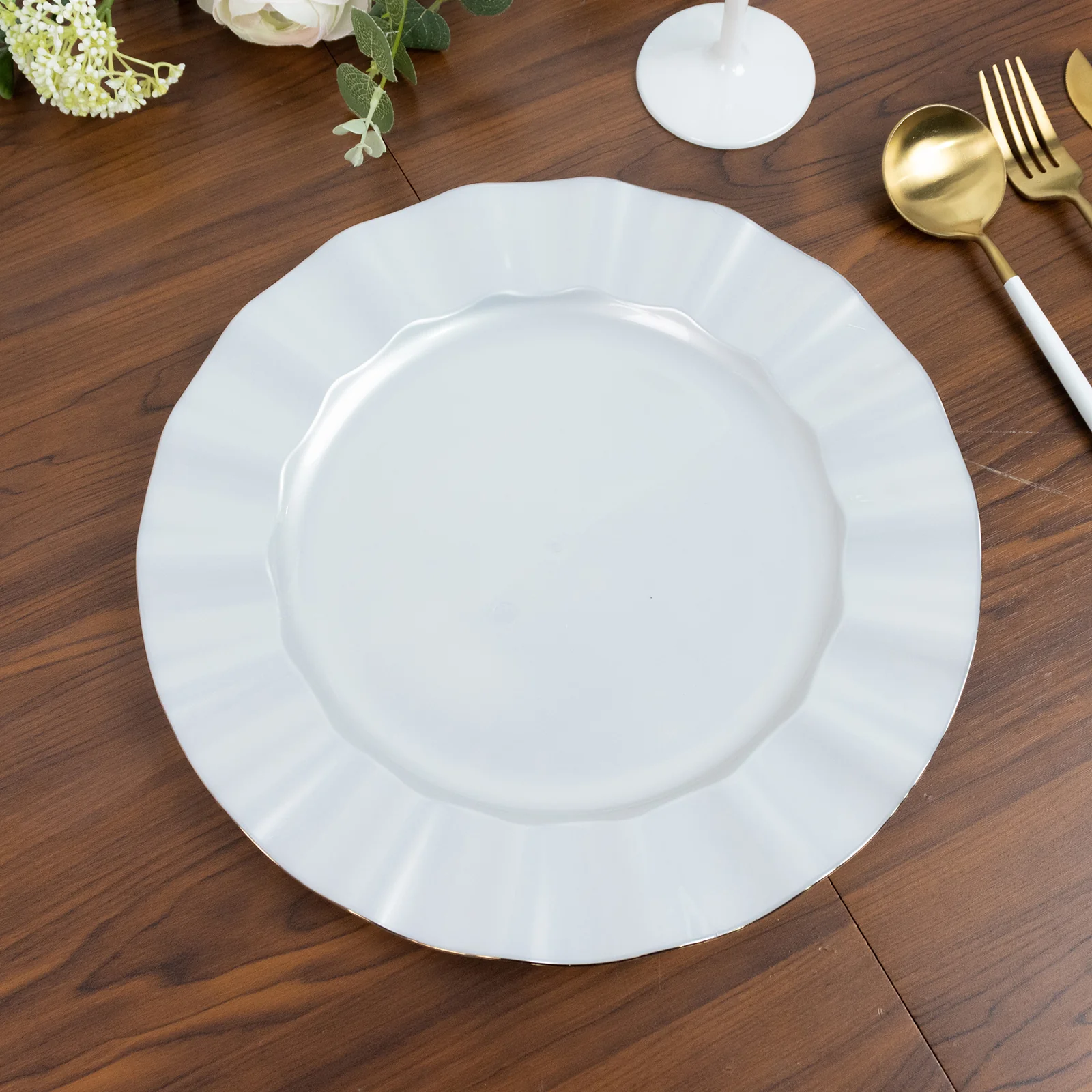 10-Pack Plastic Round Dinner Plates 11" Pearl White Ruffled Rim with Gold Edging - Heavy Duty Disposable Dinnerware - Image 6