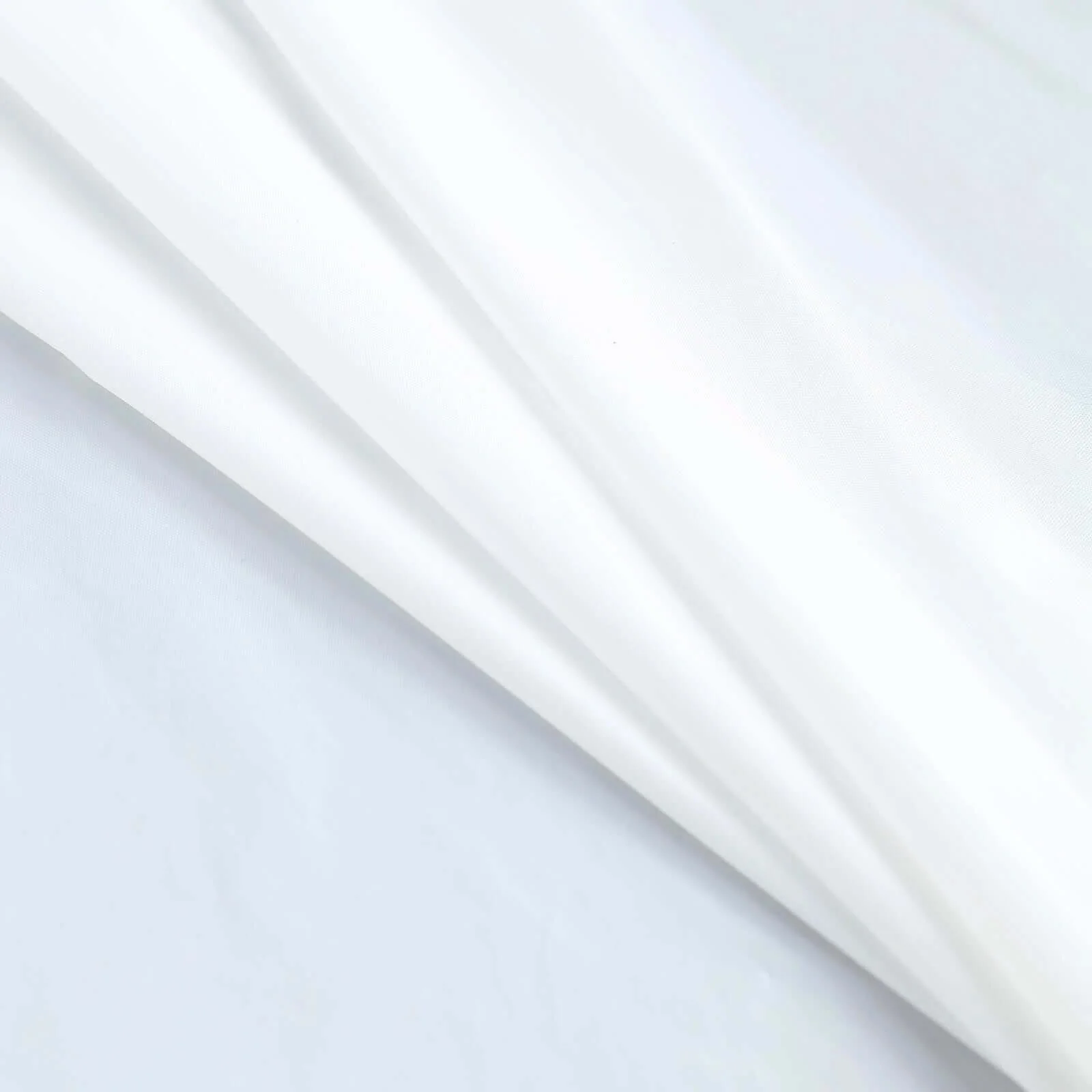 5-Pack Plastic Table Covers 84" White Round - PVC Waterproof Disposable Covers - Image 8