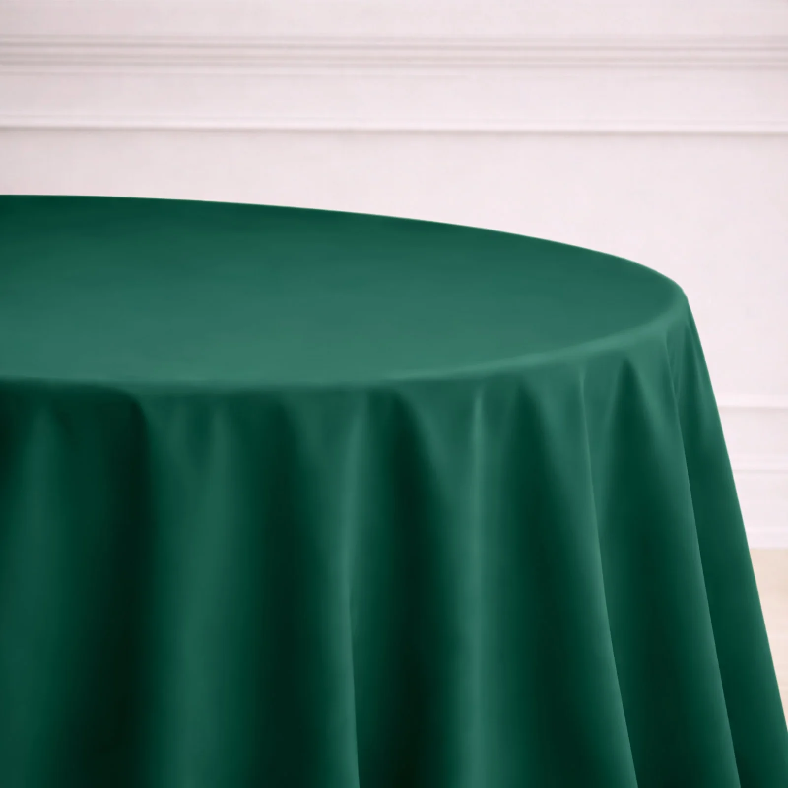 Polyester Round Tablecloth 132" Hunter Emerald Green - Seamless Finish Table Cover - Image 5