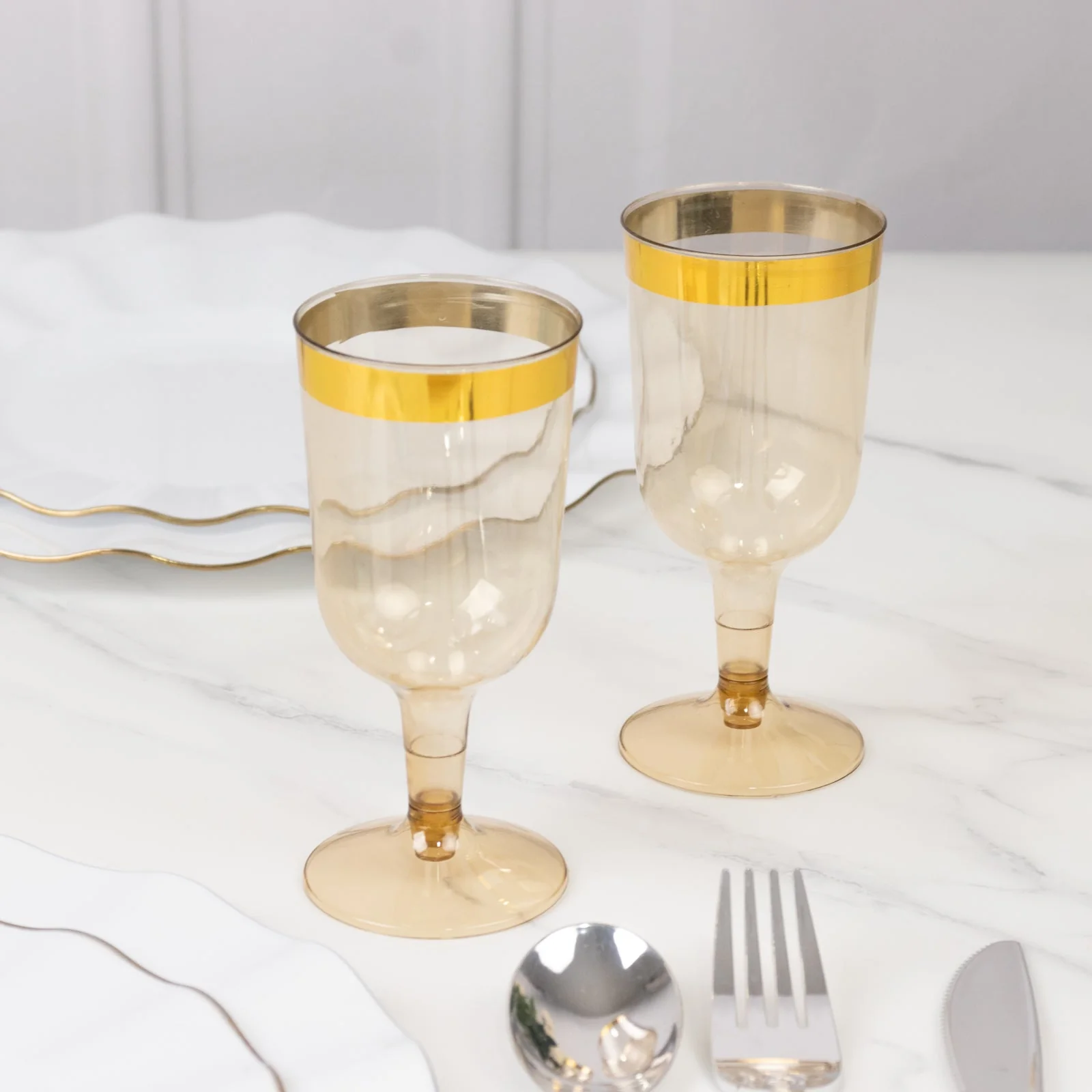 12 Pack Plastic Short Stem Wine Glasses 6oz Transparent Gold/Gold Rim - Disposable Cups for Parties - Image 7